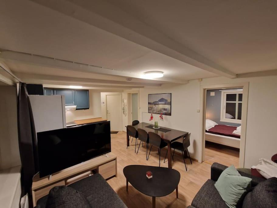 Apartment Next To The Bridge Tromso Bagian luar foto